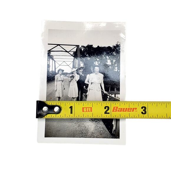 Vtg Friends Posing Together on Bridge Original Monochrome Photo Found Snapshot - Picture 3 of 4